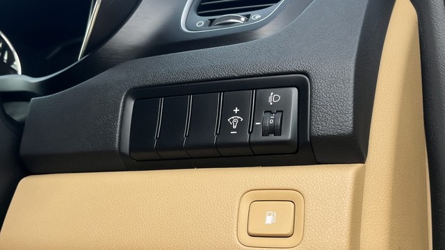 Second-hand 2021 Kia Carnival Premium for sale in New Delhi-29