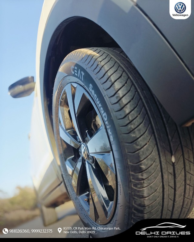 Second-hand 2024 Volkswagen Taigun 1.0 GT Line AT for sale in New Delhi-6