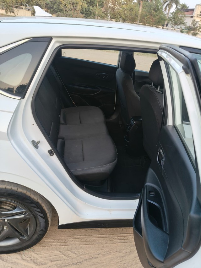 Second-hand 2022 Hyundai i20 Sportz BSVI for sale in Vadodara-12