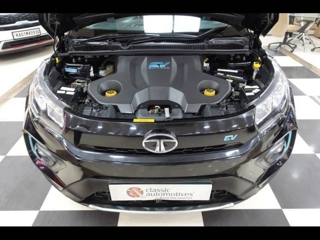 Tata Nexon EV XZ Plus Dark Edition - Photo 8