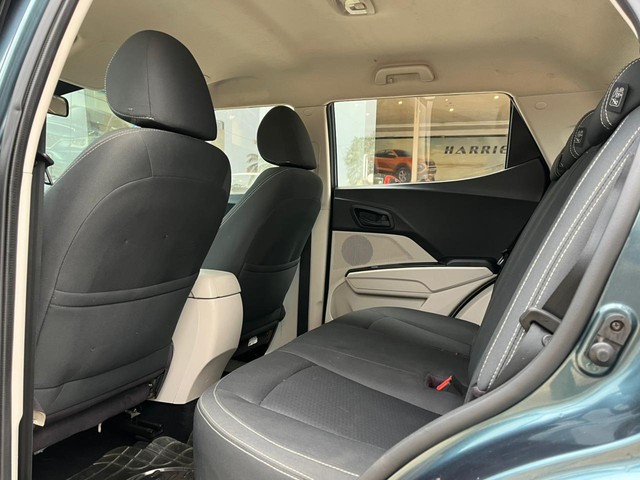 Second-hand 2019 Mahindra XUV300 W6 BSIV for sale in Bangalore-10