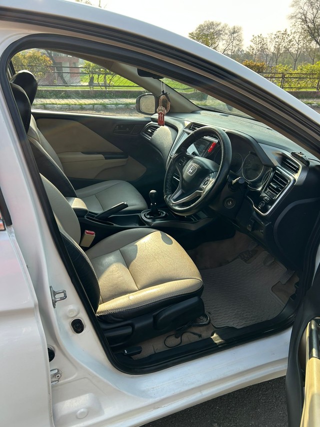 Honda City i DTec SV Second-hand 2016 Honda City i DTec SV for sale in Zirakpur-8