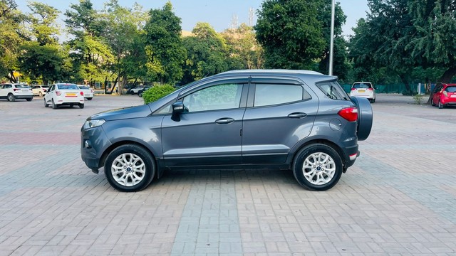 Second-hand 2017 Ford Ecosport 1.5 Petrol Titanium Plus AT BSIV for sale in New Delhi-2