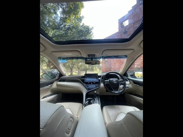 Second-hand 2024 Toyota Camry 2.5 Hybrid for sale in New Delhi-8