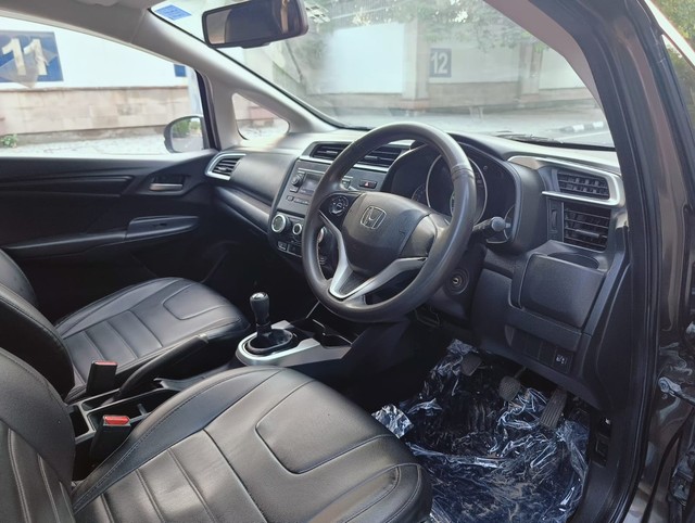 Second-hand 2018 Honda WR-V i-VTEC S for sale in New Delhi-16