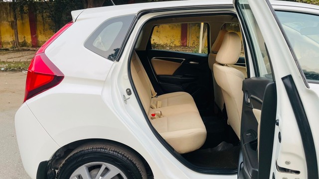 Second-hand 2019 Honda Jazz VX for sale in New Delhi-15