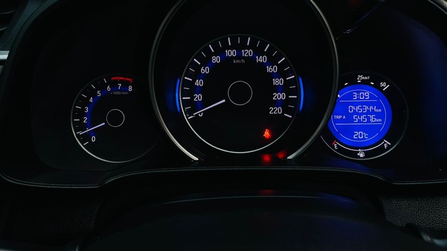 Second-hand 2019 Honda Jazz VX for sale in New Delhi-18