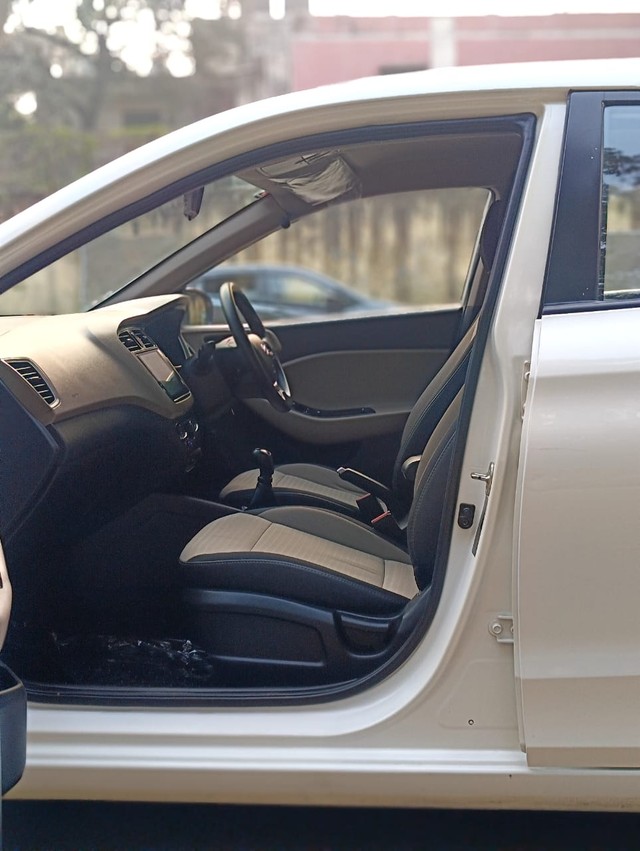 Second-hand 2019 Hyundai i20 Magna Plus BSIV for sale in New Delhi-11