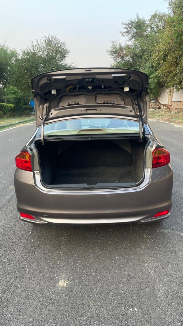 Second-hand 2016 Honda City i VTEC V for sale in New Delhi-18