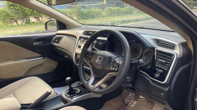 Second-hand 2016 Honda City i VTEC V for sale in New Delhi-11