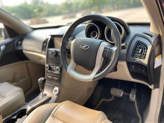 Second-hand 2016 Mahindra XUV500 AT W10 FWD for sale in New Delhi-8