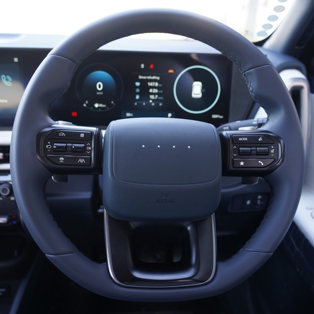 Second-hand 2025 Hyundai Venue HX 10 Diesel AT for sale in Karnal-7