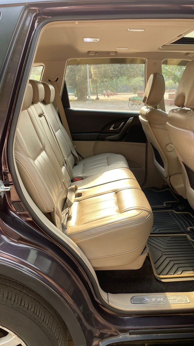 Second-hand 2016 Mahindra XUV500 AT W10 FWD for sale in New Delhi-9