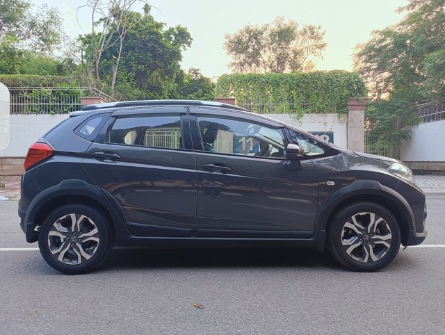 Second-hand 2018 Honda WR-V i-VTEC S for sale in New Delhi-1