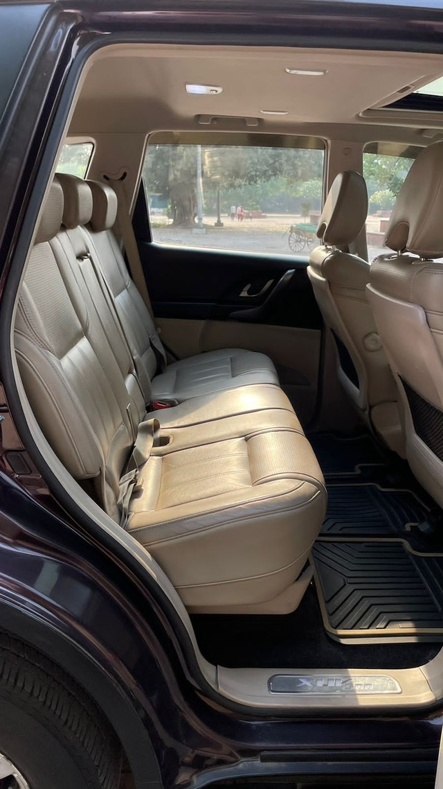 Second-hand 2016 Mahindra XUV500 AT W10 FWD for sale in New Delhi-7