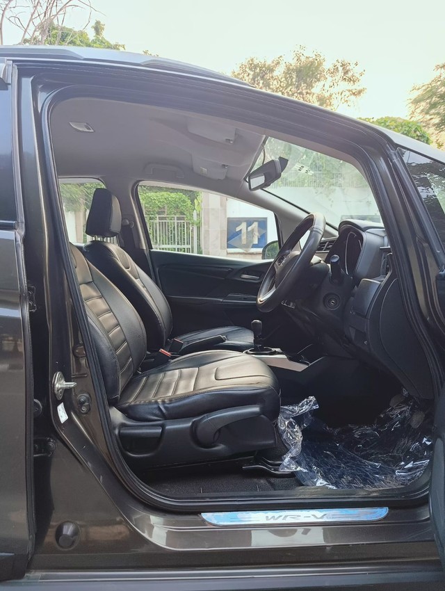 Second-hand 2018 Honda WR-V i-VTEC S for sale in New Delhi-20