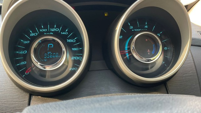 Second-hand 2016 Mahindra XUV500 AT W10 FWD for sale in New Delhi-4