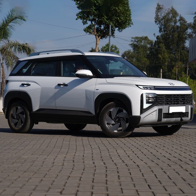 Second-hand 2025 Hyundai Venue HX 10 Diesel AT for sale in Karnal-10