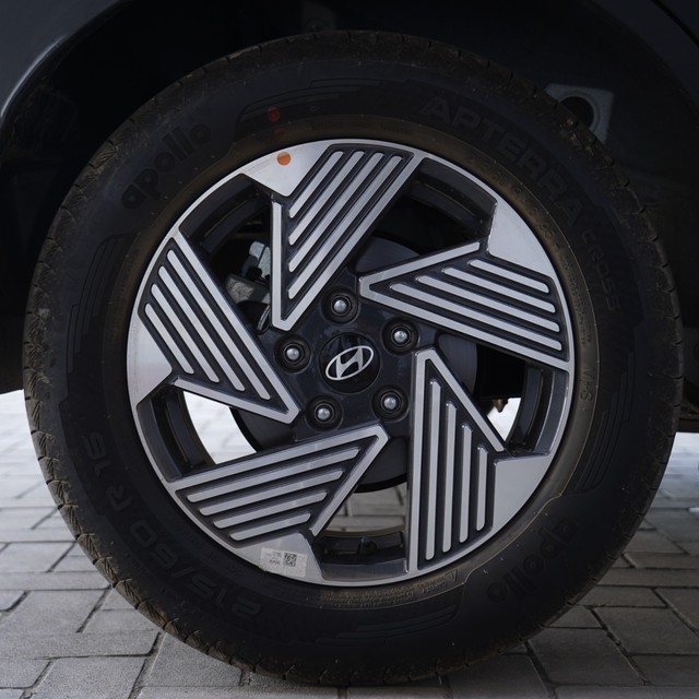 Second-hand 2025 Hyundai Venue HX 10 Diesel AT for sale in Karnal-8