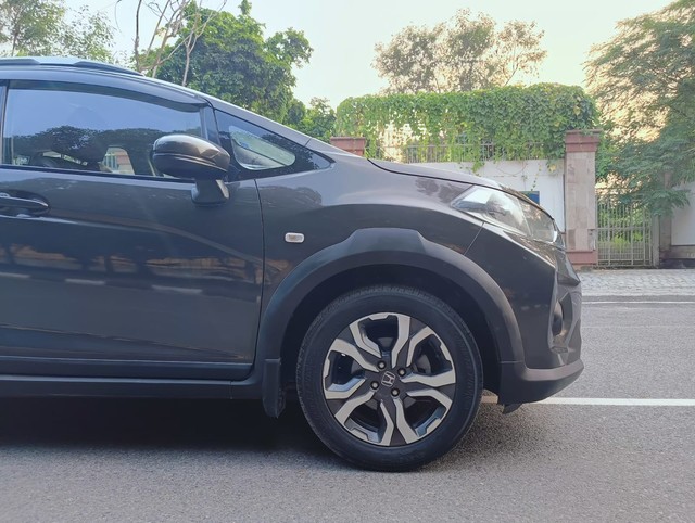 Second-hand 2018 Honda WR-V i-VTEC S for sale in New Delhi-13