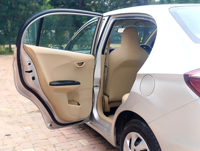 Second-hand 2017 Honda Amaze E i-VTEC for sale in New Delhi-18