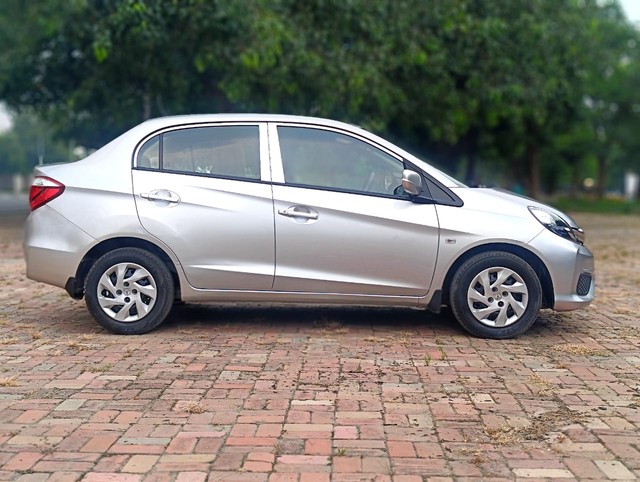 Second-hand 2017 Honda Amaze E i-VTEC for sale in New Delhi-1