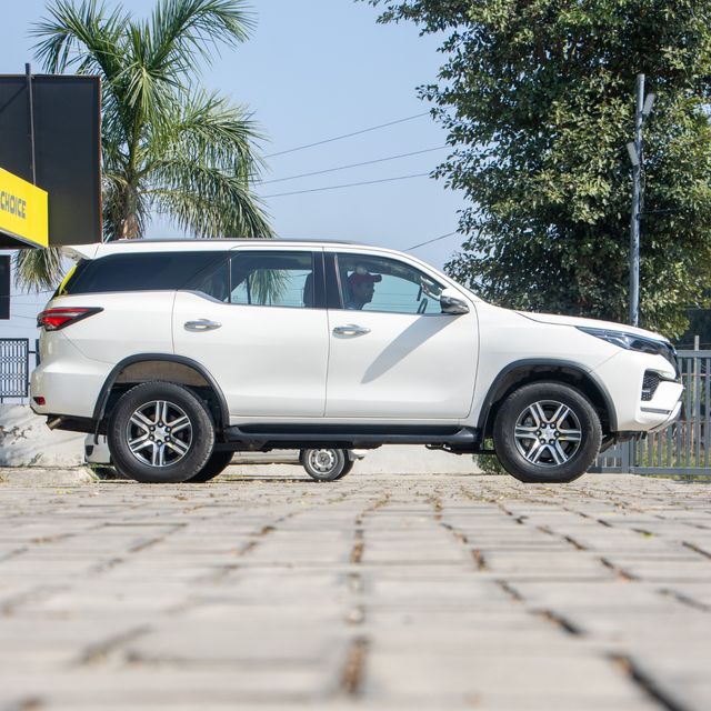 Second-hand 2025 Toyota Fortuner 4X2 Diesel AT for sale in Karnal