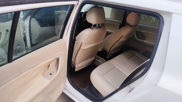 Second-hand 2011 Skoda Fabia 1.2L Diesel Elegance for sale in Hyderabad-9