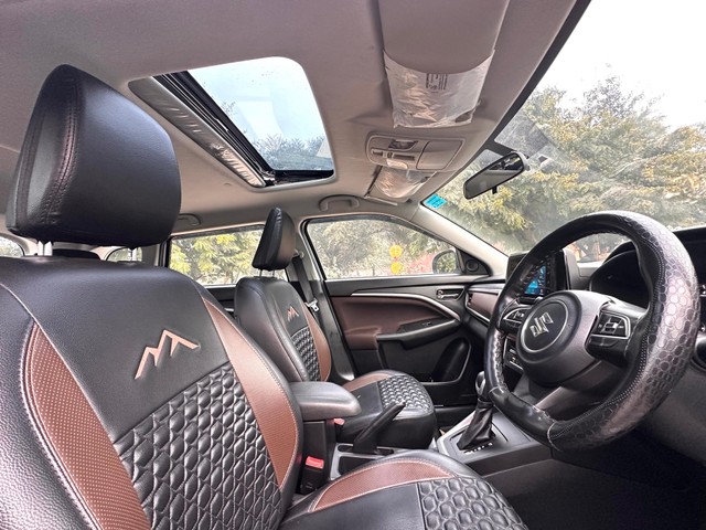 Second-hand 2024 Maruti Brezza Zxi AT for sale in New Delhi-8