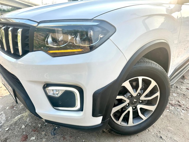 Second-hand 2024 Mahindra Scorpio N Z8L 6 Str AT 2023-2025 for sale in New Delhi-5