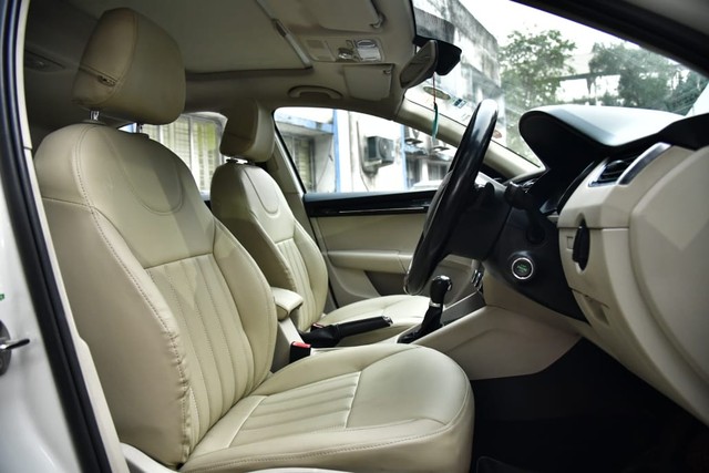 Skoda Octavia 1.8 TSI AT L K Second-hand 2018 Skoda Octavia 1.8 TSI AT L K for sale in Kolkata-10