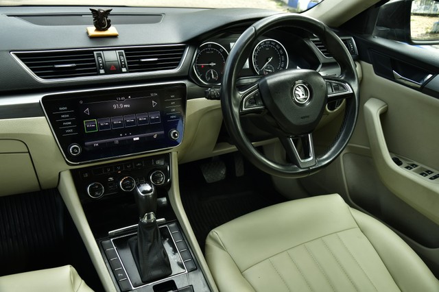 Second-hand 2018 Skoda Superb Style 2.0 TDI AT for sale in Kolkata-10