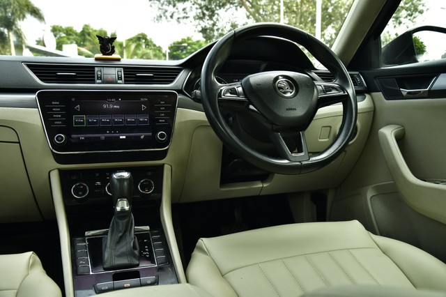 Second-hand 2018 Skoda Superb Style 2.0 TDI AT for sale in Kolkata-16