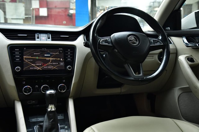 Skoda Octavia 1.8 TSI AT L K Second-hand 2018 Skoda Octavia 1.8 TSI AT L K for sale in Kolkata-20