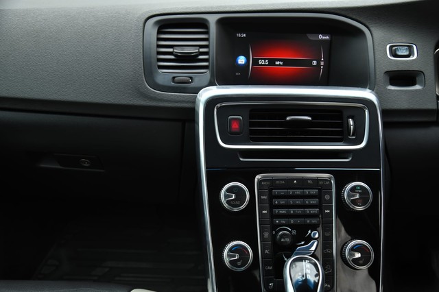 Second-hand 2017 Volvo S60 Cross Country D4 AWD BSIV for sale in Kolkata-13