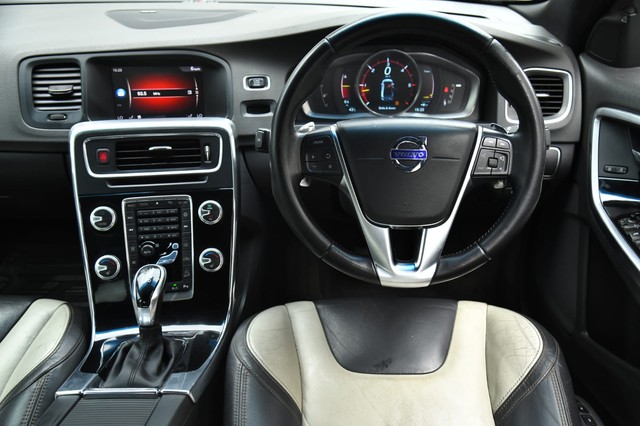 Second-hand 2017 Volvo S60 Cross Country D4 AWD BSIV for sale in Kolkata-14