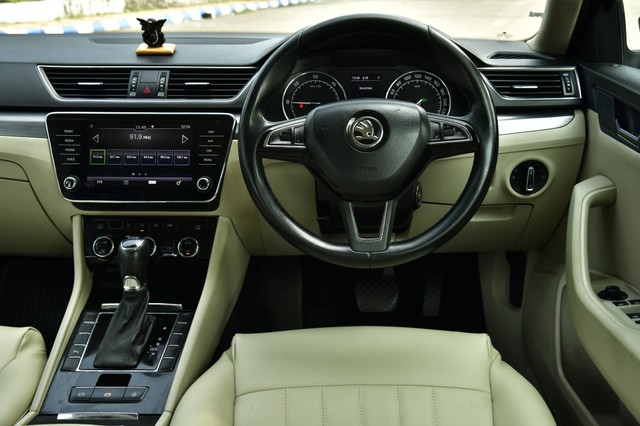 Second-hand 2018 Skoda Superb Style 2.0 TDI AT for sale in Kolkata-14