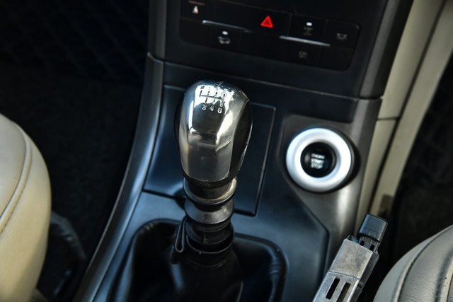 Second-hand 2017 Mahindra XUV500 R W10 FWD for sale in Kolkata-20