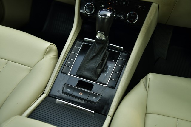 Second-hand 2018 Skoda Superb Style 2.0 TDI AT for sale in Kolkata-11