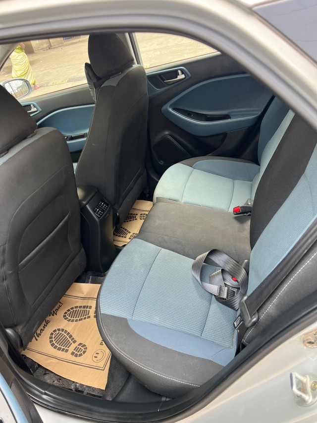 Second-hand 2016 Hyundai i20 Active 1.2 S for sale in Thane-9