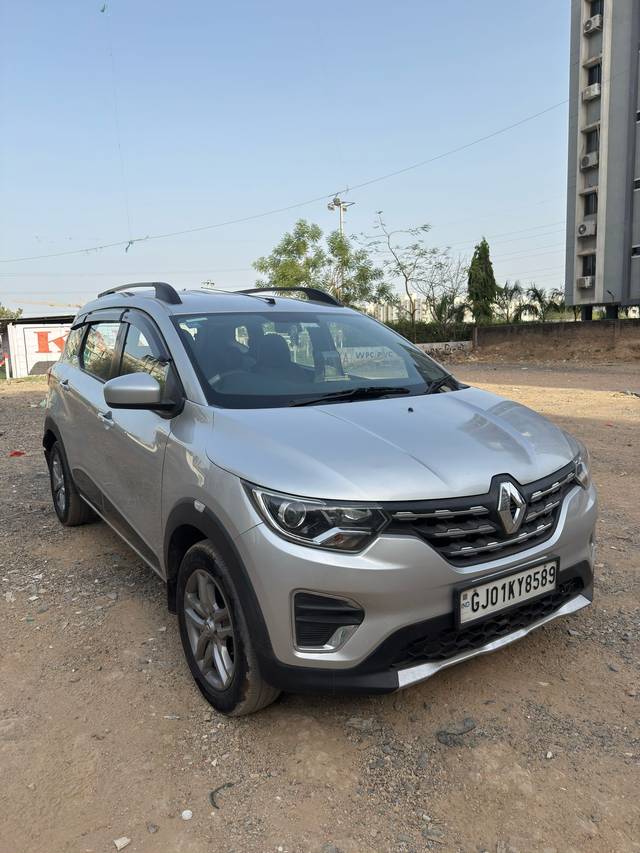 https://images10.gaadi.com/usedcar_image/V1UIS35H.11-39-16-3/original/84c9d1e6-fb4b-4238-a890-1d2b91ad2d11.jpg?imwidth=6402