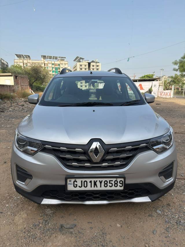 https://images10.gaadi.com/usedcar_image/V1UIS35H.11-39-16-3/original/e2111cce-d437-4cd5-829e-1458d329e9d3.jpg?imwidth=6401