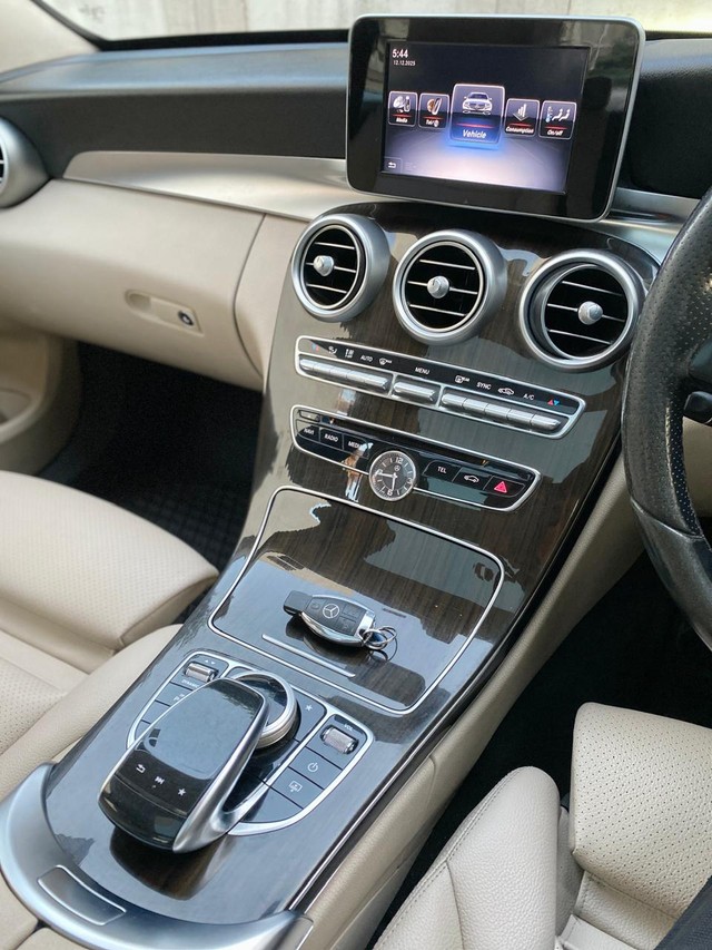 Second-hand 2017 Mercedes-Benz C-Class C 220 CDI Avantgarde for sale in Pune-16