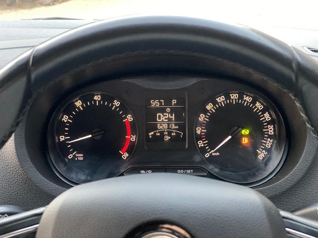 Second-hand 2017 Skoda Rapid 1.6 MPI Elegance AT for sale in Pune-9