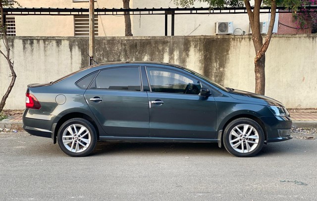 Second-hand 2017 Skoda Rapid 1.6 MPI Elegance AT for sale in Pune-1