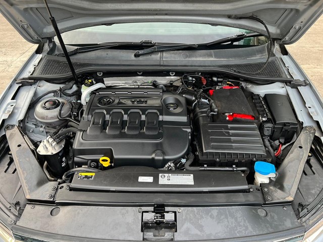 Second-hand 2019 Volkswagen Passat 2.0 TDI AT Highline for sale in Pune-6