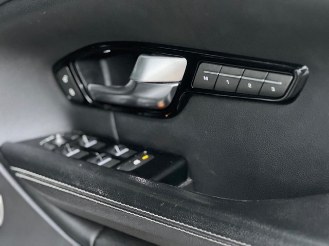 Second-hand 2018 Land Rover Range Rover Evoque 2.0 TD4 HSE for sale in Pune-14