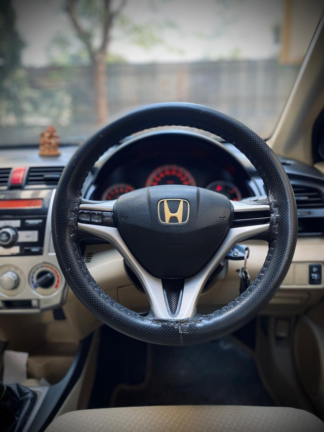 Second-hand 2012 Honda City V MT for sale in Pune-10