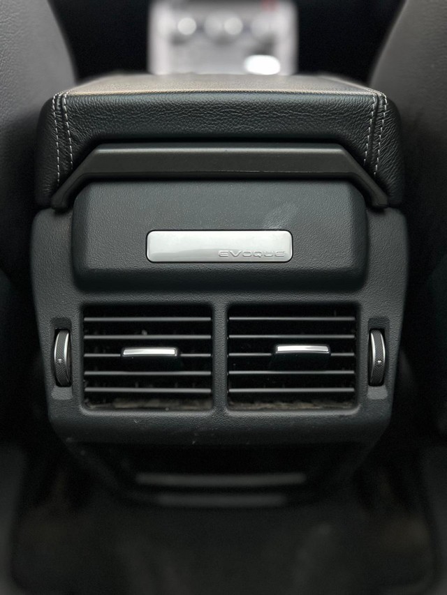 Second-hand 2018 Land Rover Range Rover Evoque 2.0 TD4 HSE for sale in Pune-12