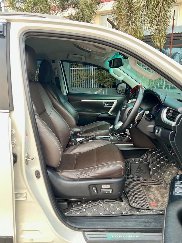 Second-hand 2019 Toyota Fortuner 2.8 2WD MT BSIV for sale in Pune-12
